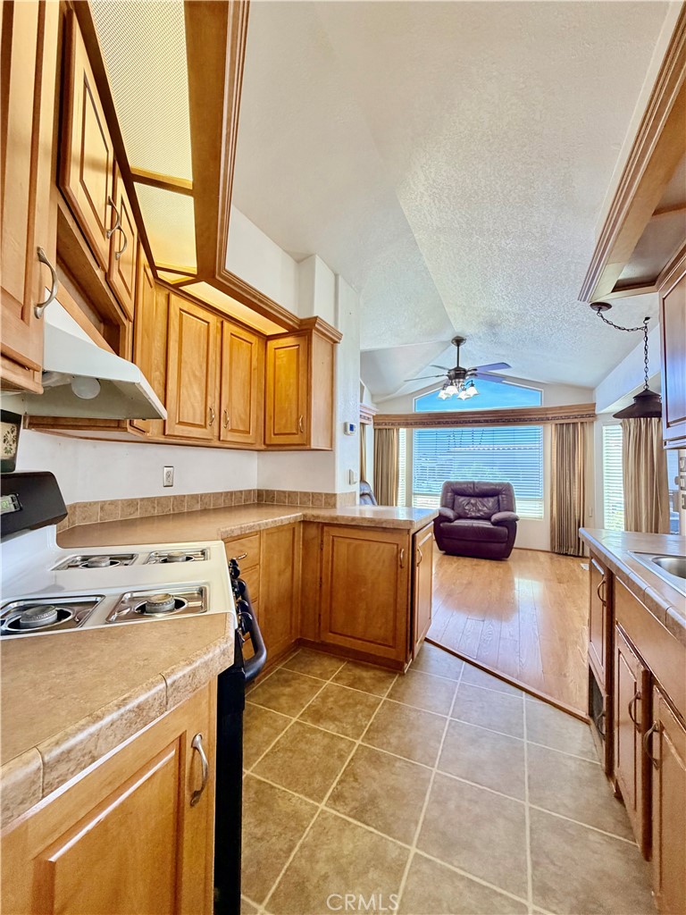 1310 Western Property Photo 10