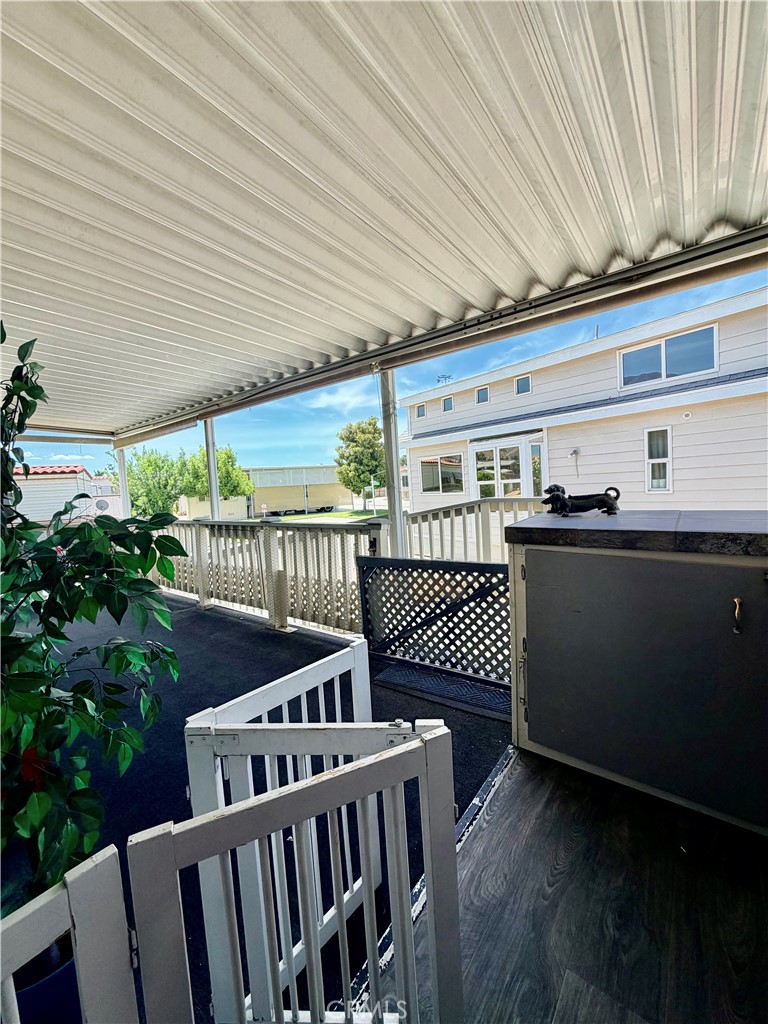1310 Western Property Photo 23