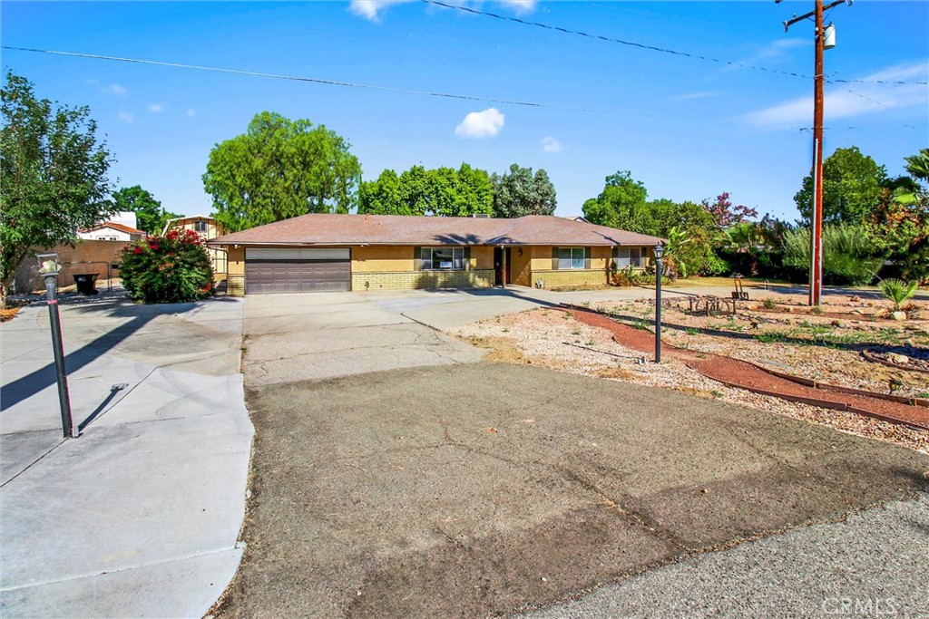 27307 Hemet Property Photo 3