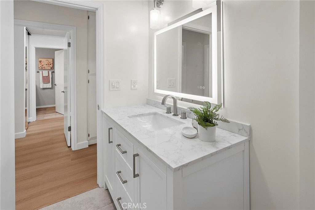 611 S Prospect Avenue 103 Property Photo 14