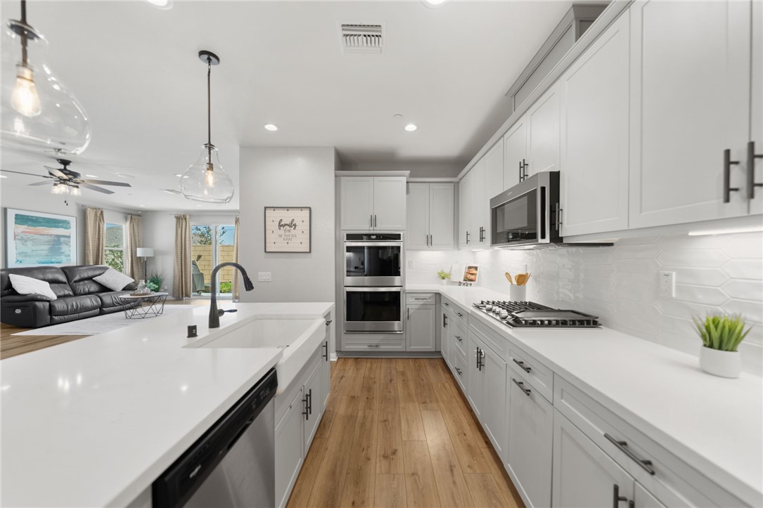 29050 Golden Sunset Property Photo 1