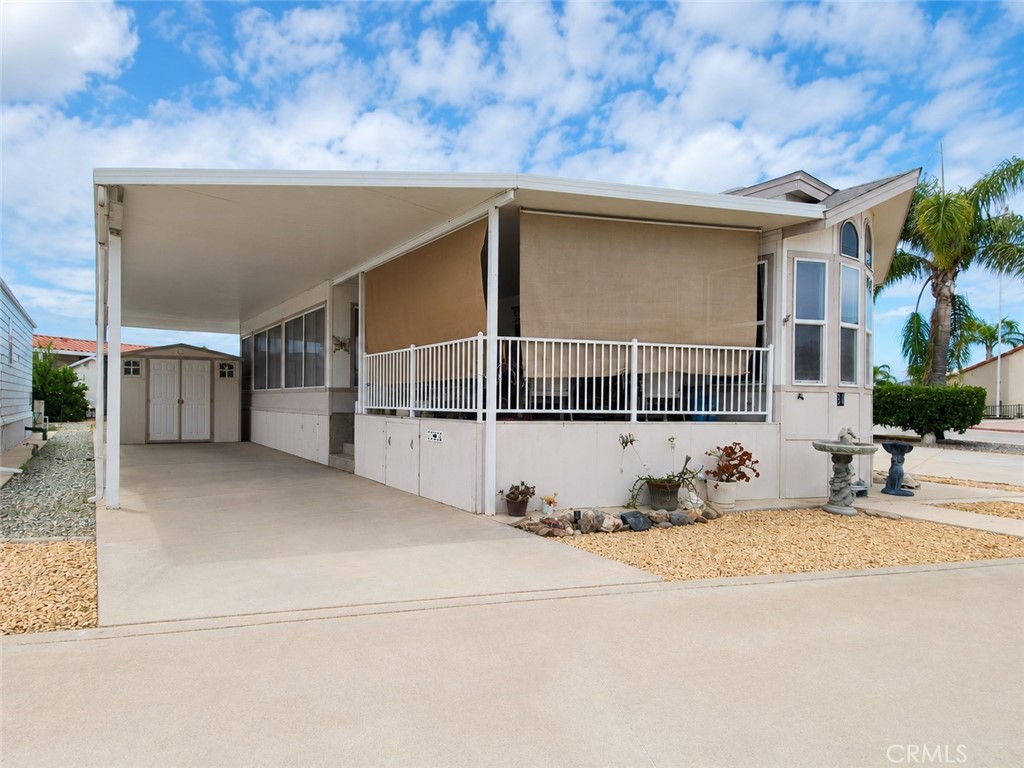 1295 S Cawston Avenue Property Photo 1