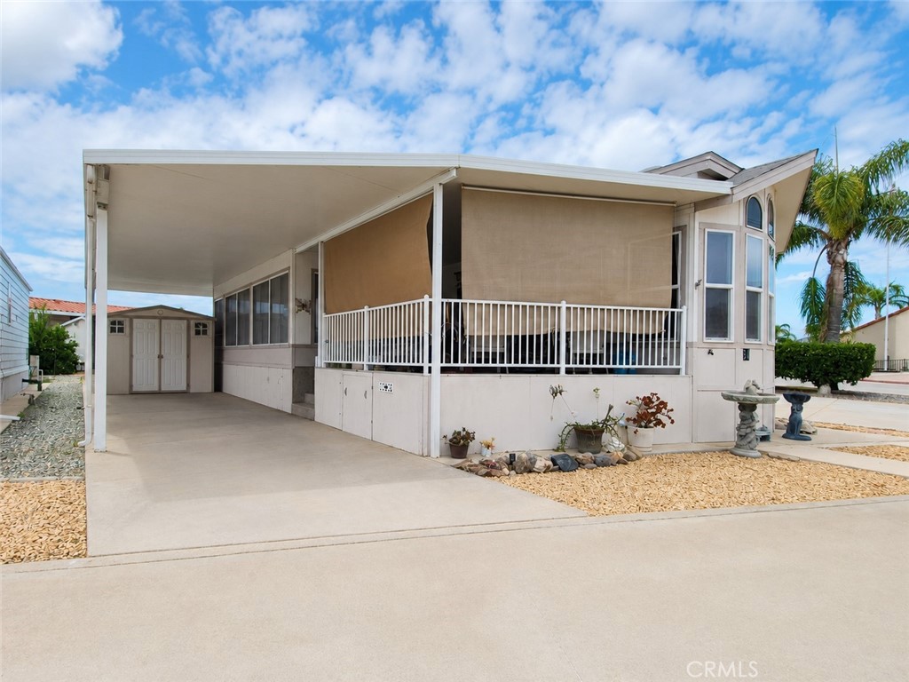 1295 S Cawston Avenue Property Photo 1