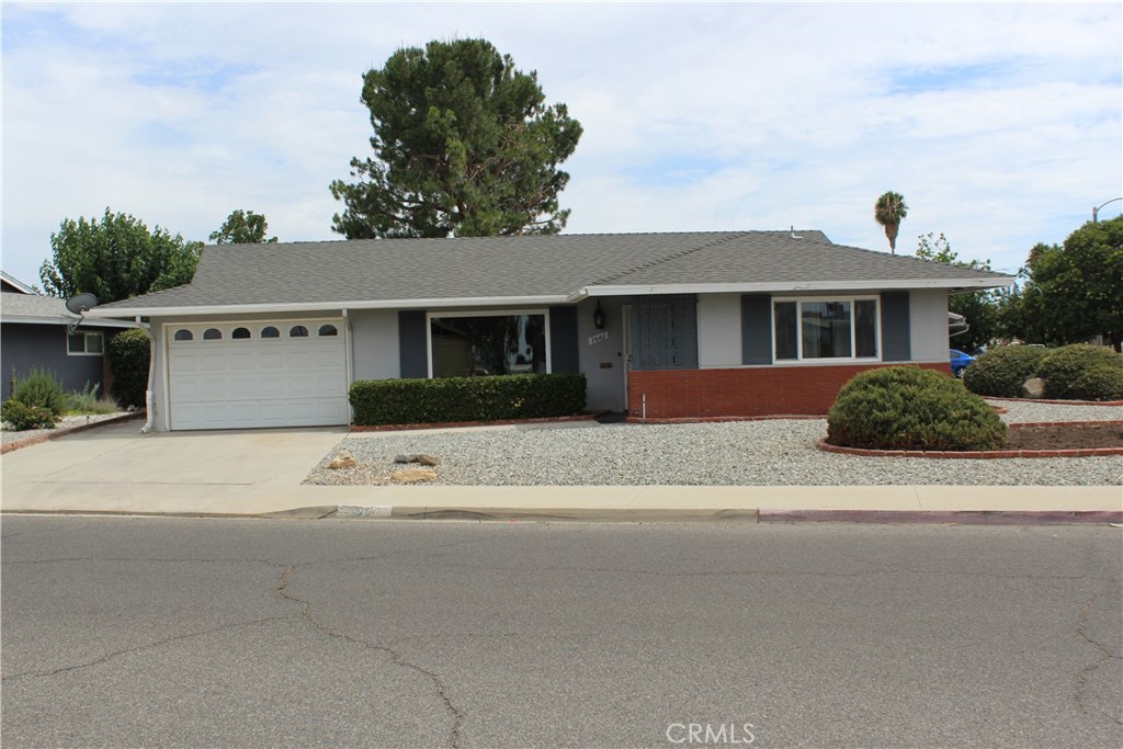 1661 W Wesley Place Property Photo 1