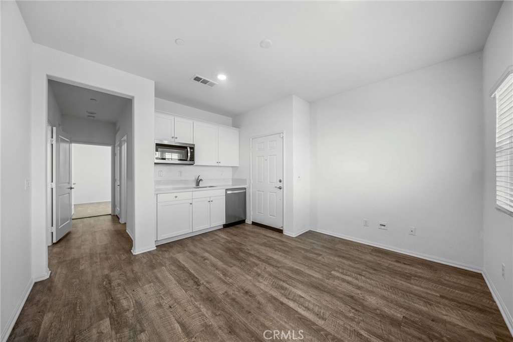 28356 Fressia Drive Property Photo 6
