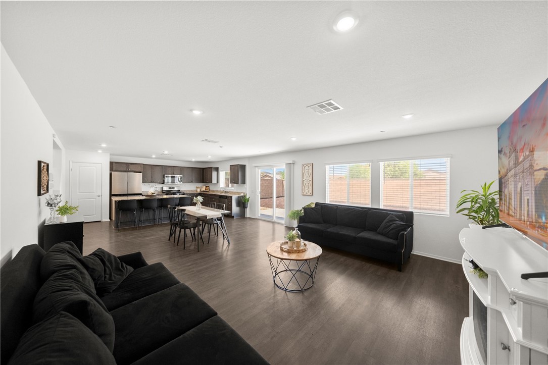 1385 Caprice Court Property Photo 10