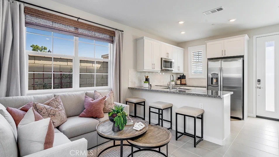 2678 E Lincoln Paseo Property Photo 1