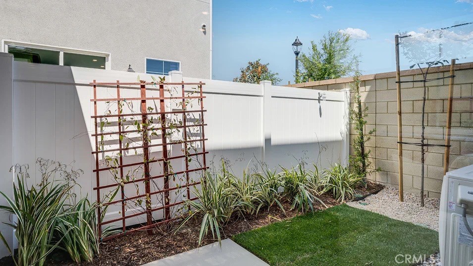 2678 E Lincoln Paseo Property Photo 17