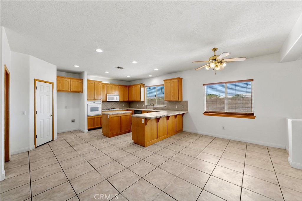 12922 Lompoc Property Photo 12