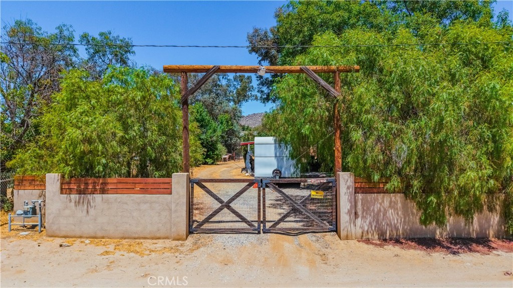 30562 Triple Crown Property Photo 2