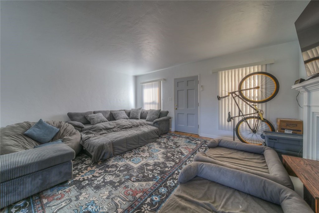 4325 Athens Property Photo 4