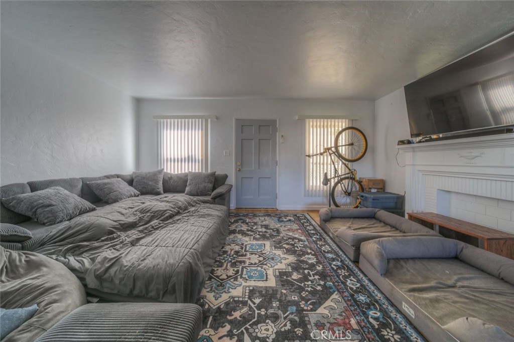 4325 Athens Property Photo 5