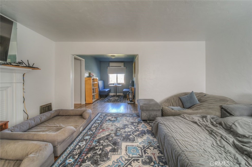 4325 Athens Property Photo 6