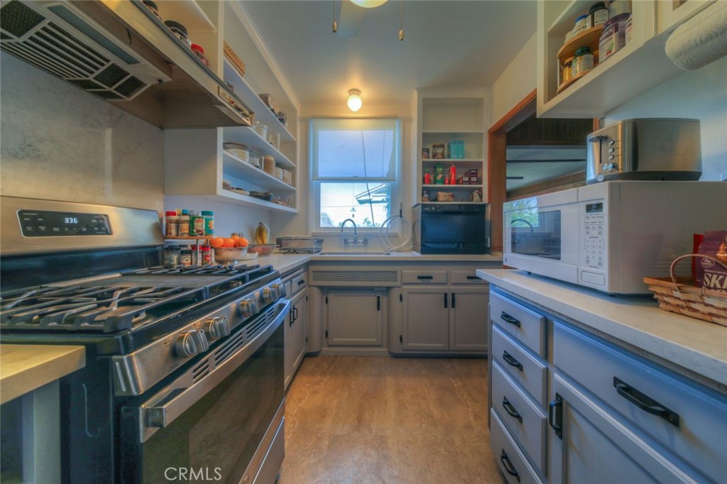 4325 Athens Property Photo 9
