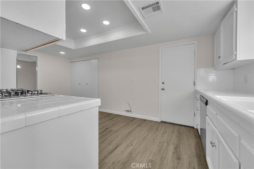 42865 Normandy Property Photo 4