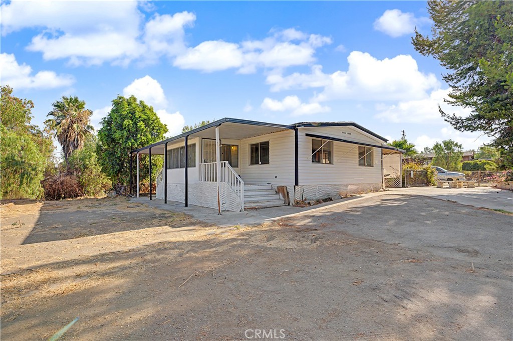 18580 Decker Property Photo 1