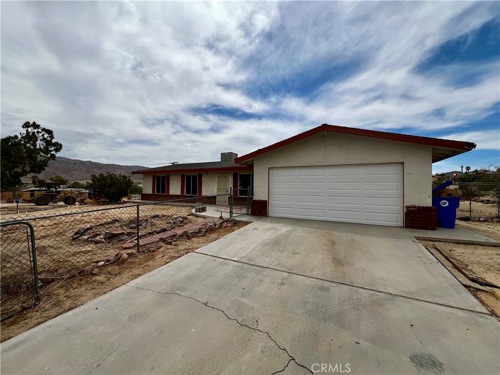 5884 Bagley Avenue Property Photo 3