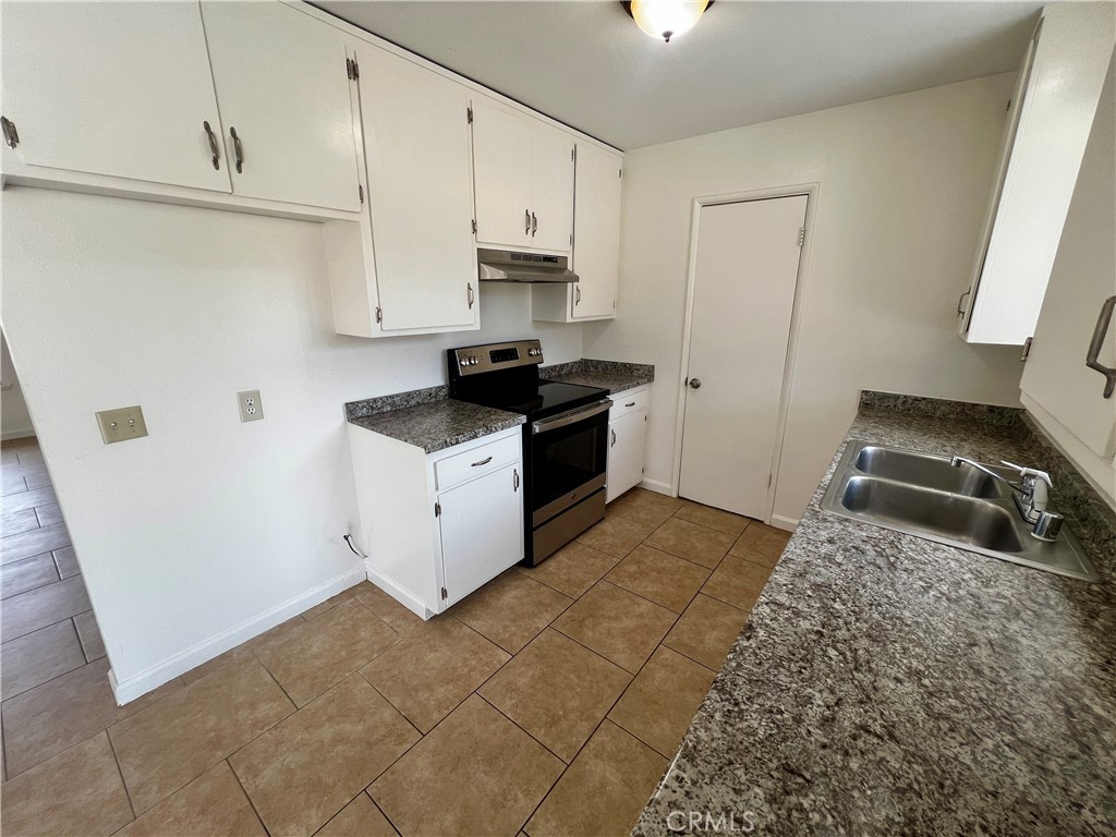 5884 Bagley Avenue Property Photo 11