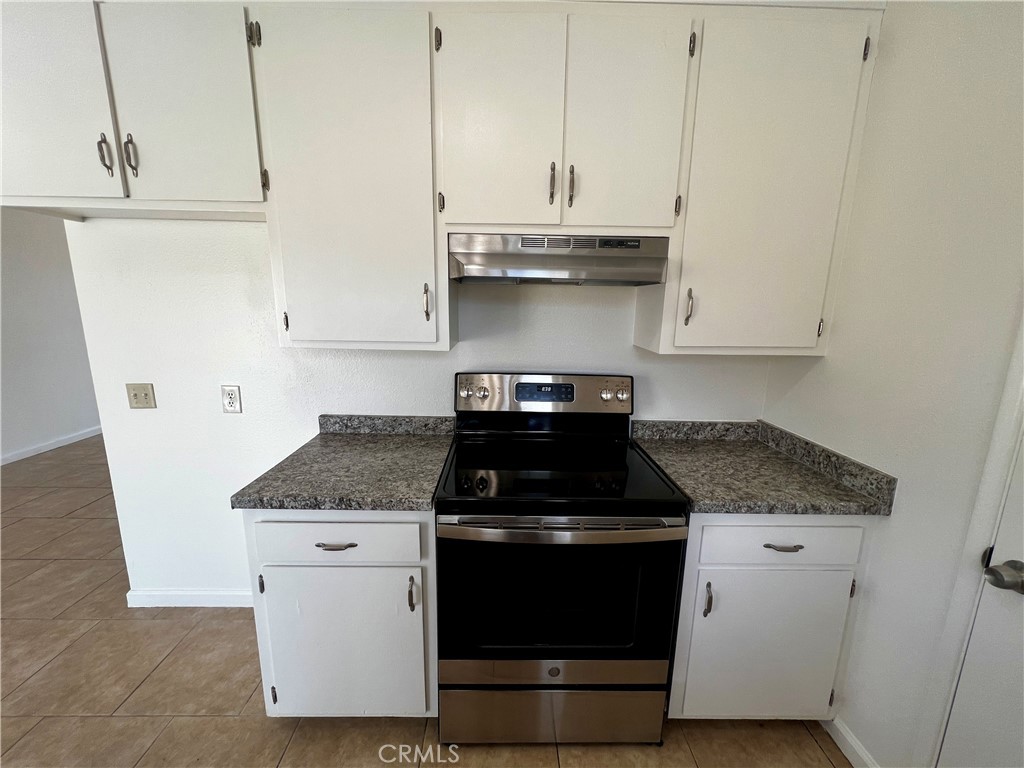 5884 Bagley Avenue Property Photo 12
