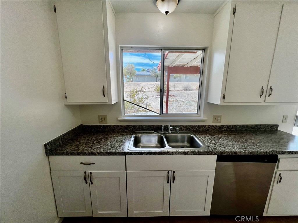 5884 Bagley Avenue Property Photo 13