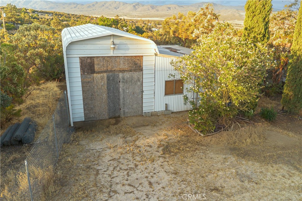 58883 Kaweea Drive Property Photo 6