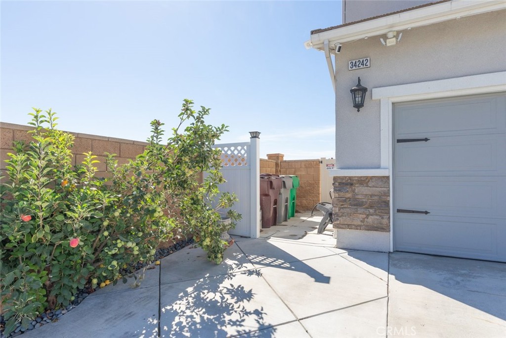 34242 Faircrest Street Property Photo 11
