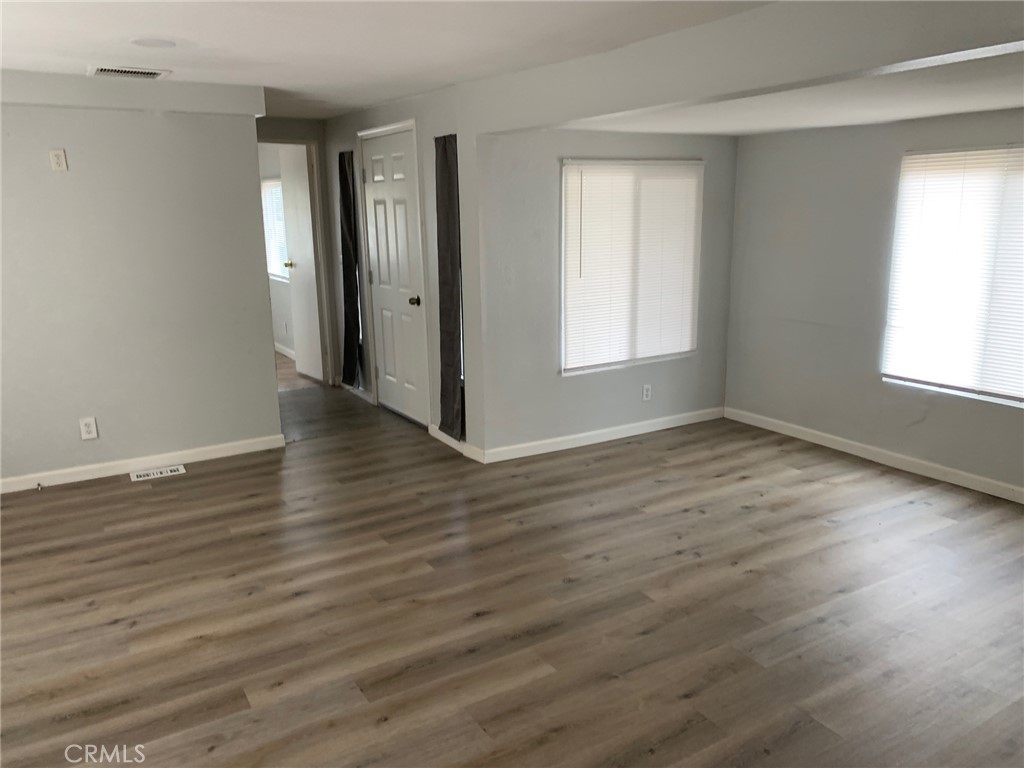 25806 Creag Ave Property Photo 5