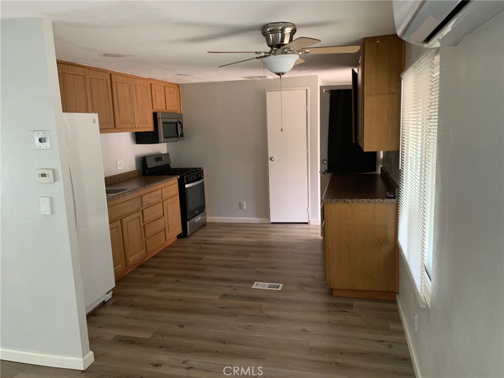 25806 Creag Ave Property Photo 8