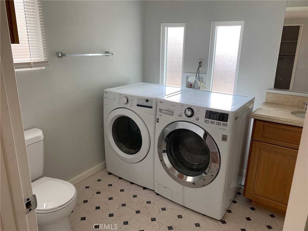 25806 Creag Ave Property Photo 14