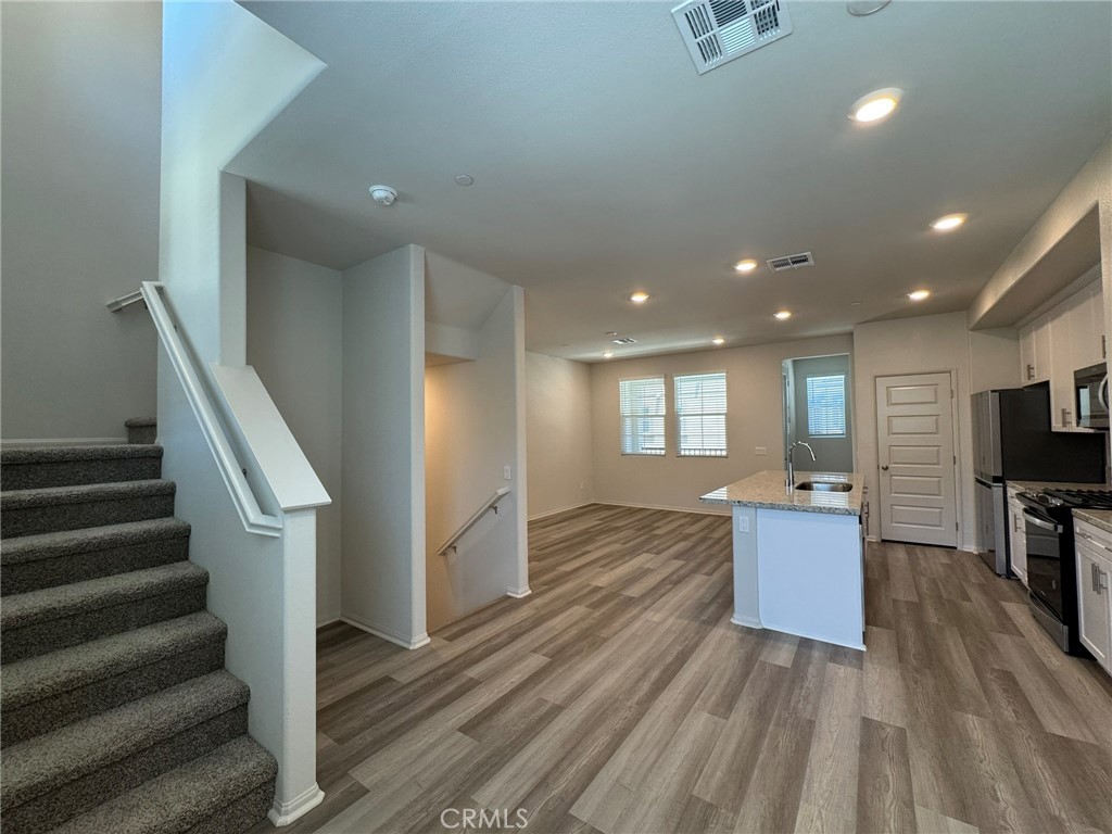 28094 Melrose Drive Property Photo 6