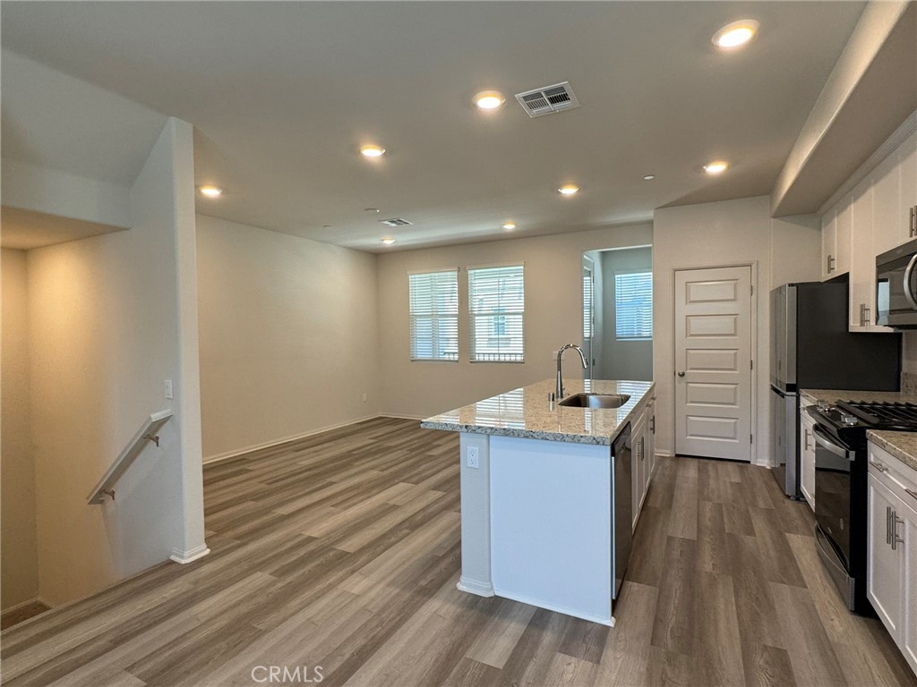 28094 Melrose Drive Property Photo 8