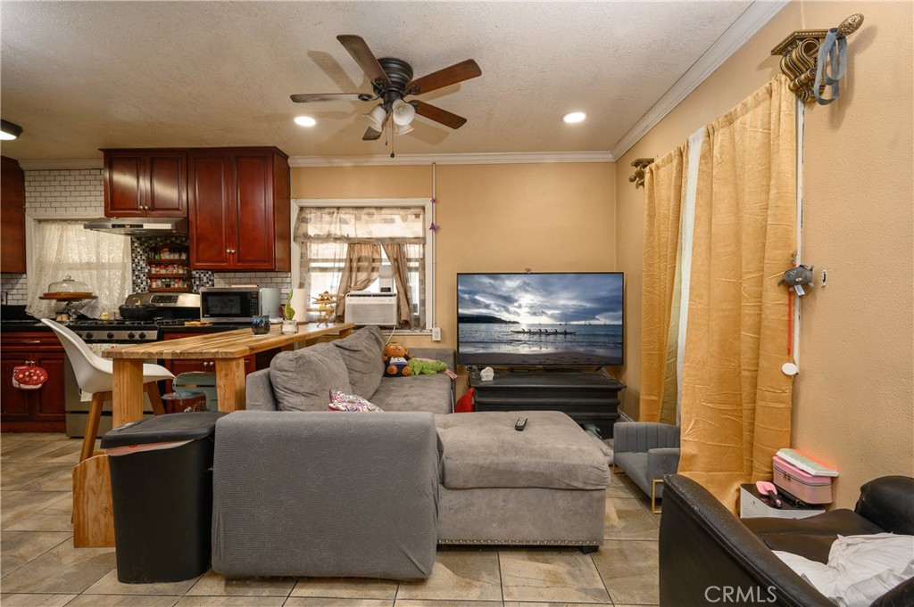 725 W Ralston Street Property Photo 5