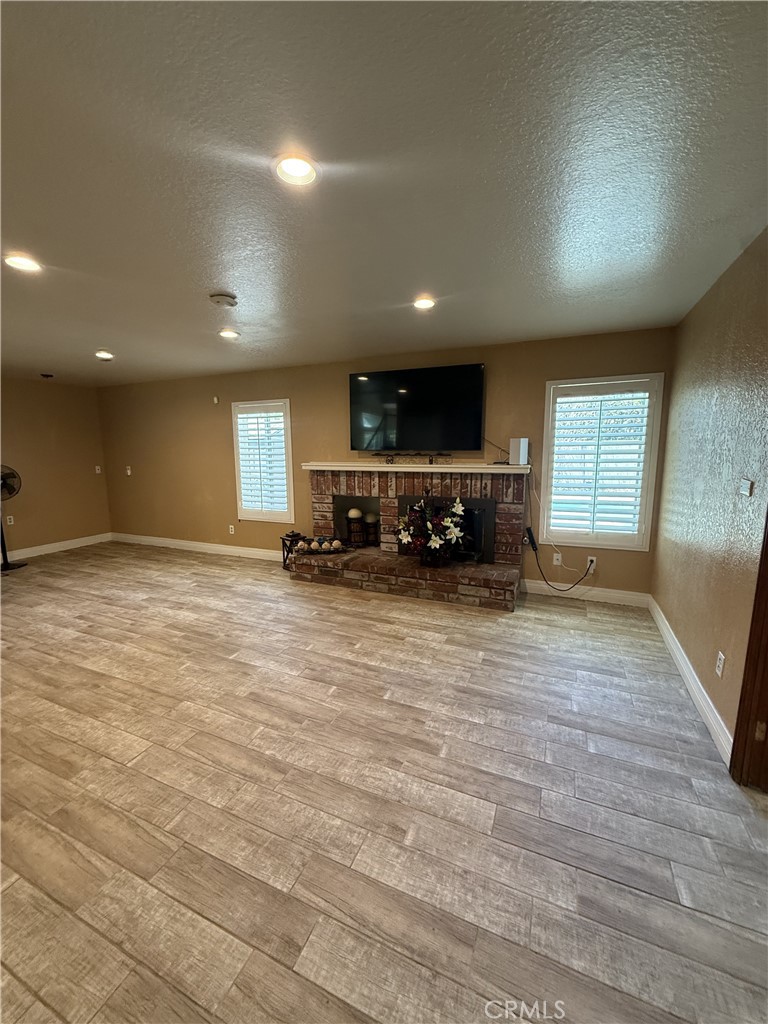 3054 N Forest Property Photo 5