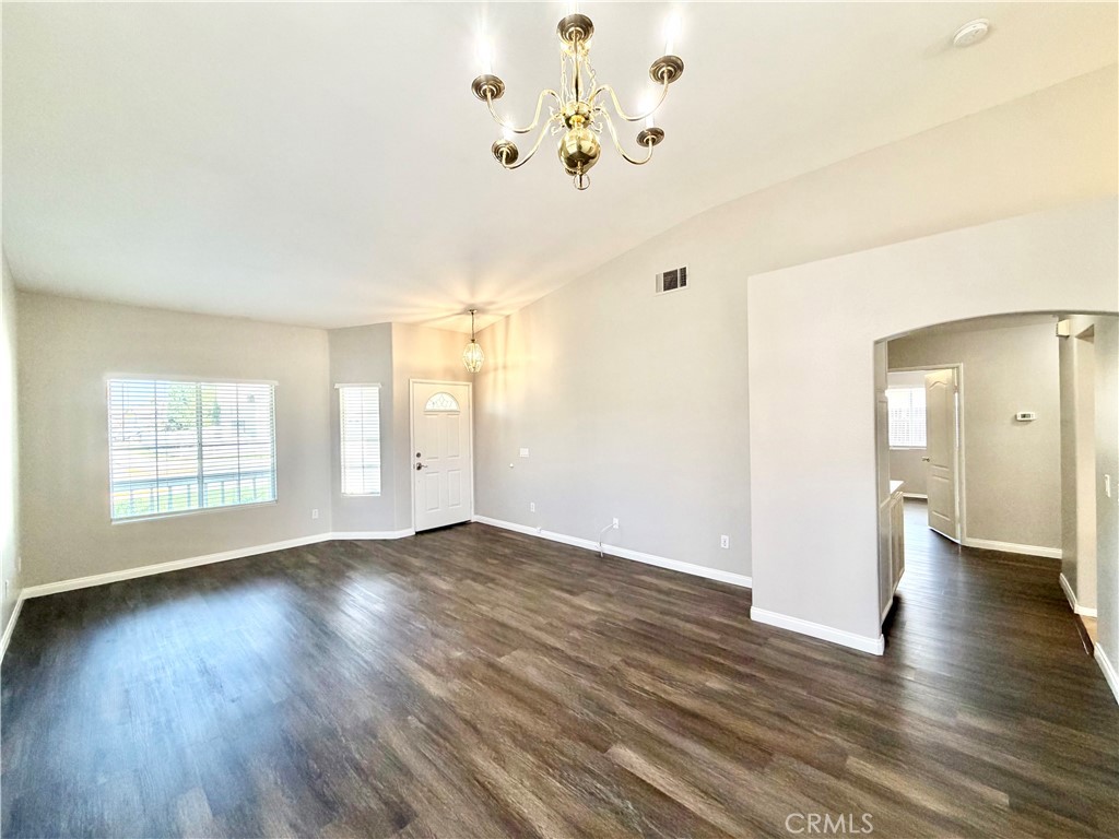 27071 School Park Drive Property Photo 6