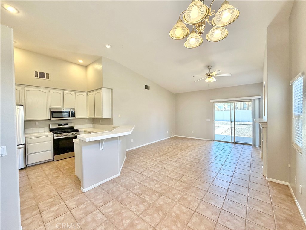 27071 School Park Drive Property Photo 7