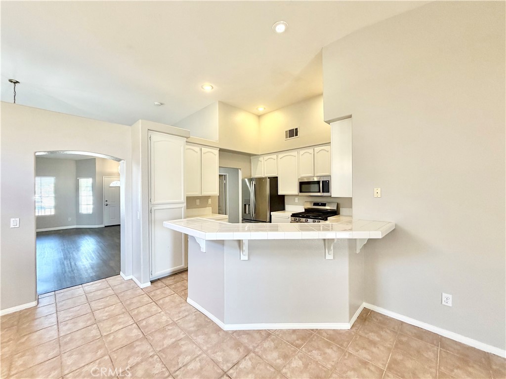 27071 School Park Drive Property Photo 9