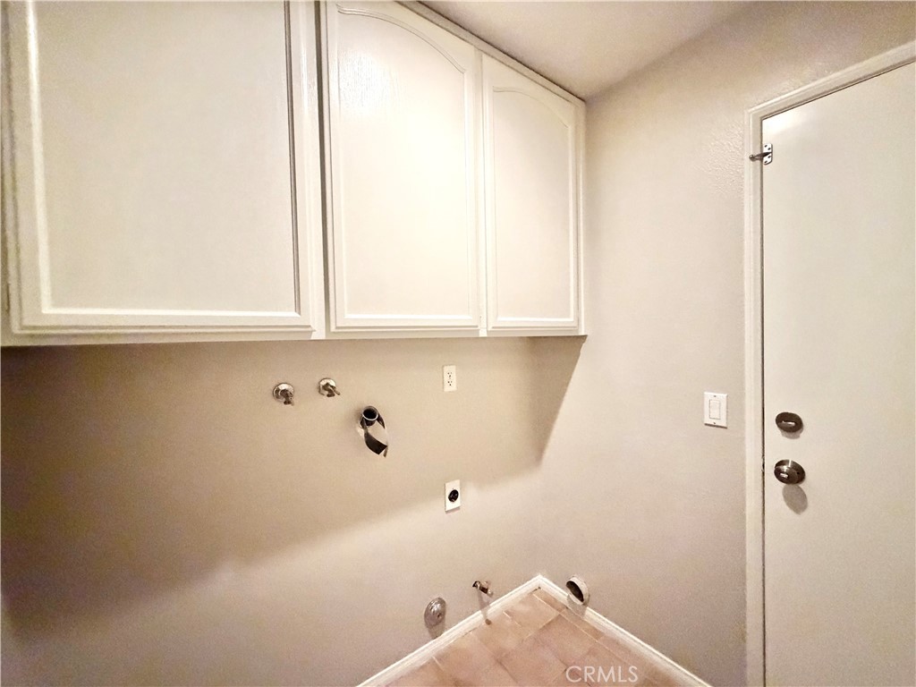 27071 School Park Drive Property Photo 13