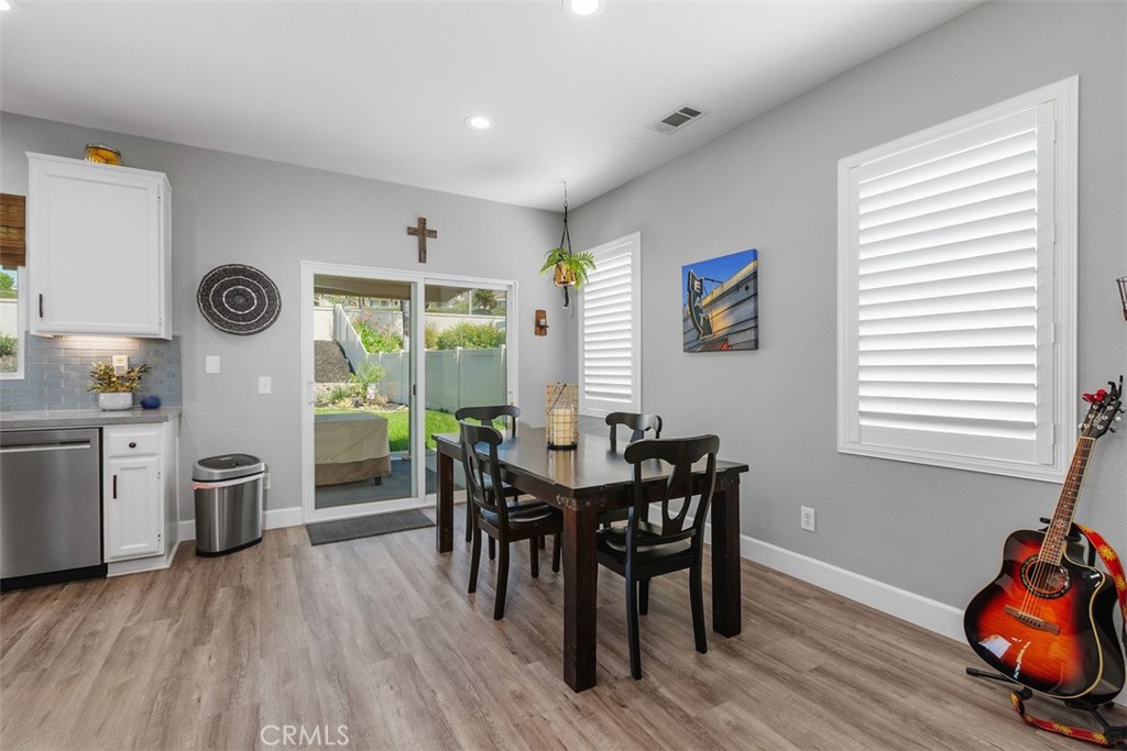 28166 Glenside Court Property Photo 8