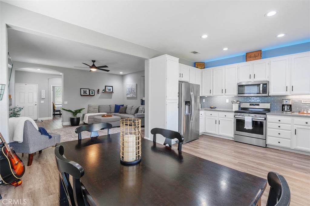28166 Glenside Court Property Photo 10