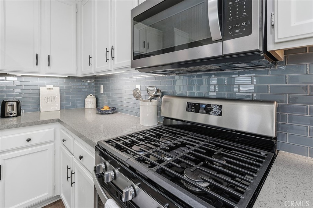 28166 Glenside Court Property Photo 15