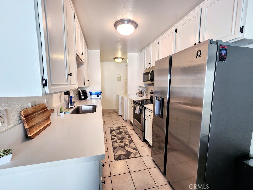 28541 Unit A Via Princesa Property Photo 4