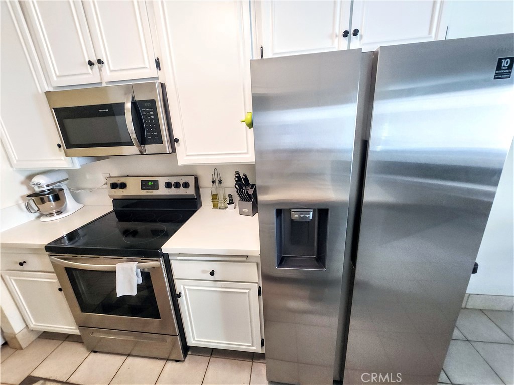 28541 Unit A Via Princesa Property Photo 6