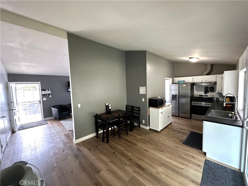 2863 Roseann Avenue Property Photo 6