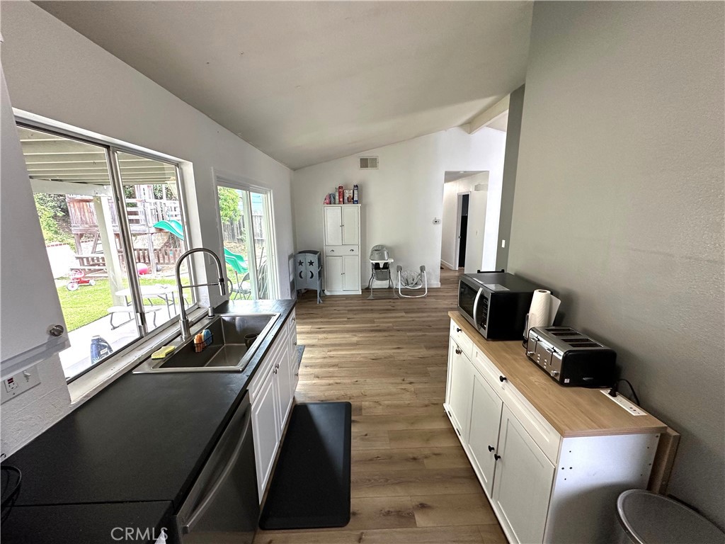2863 Roseann Avenue Property Photo 8