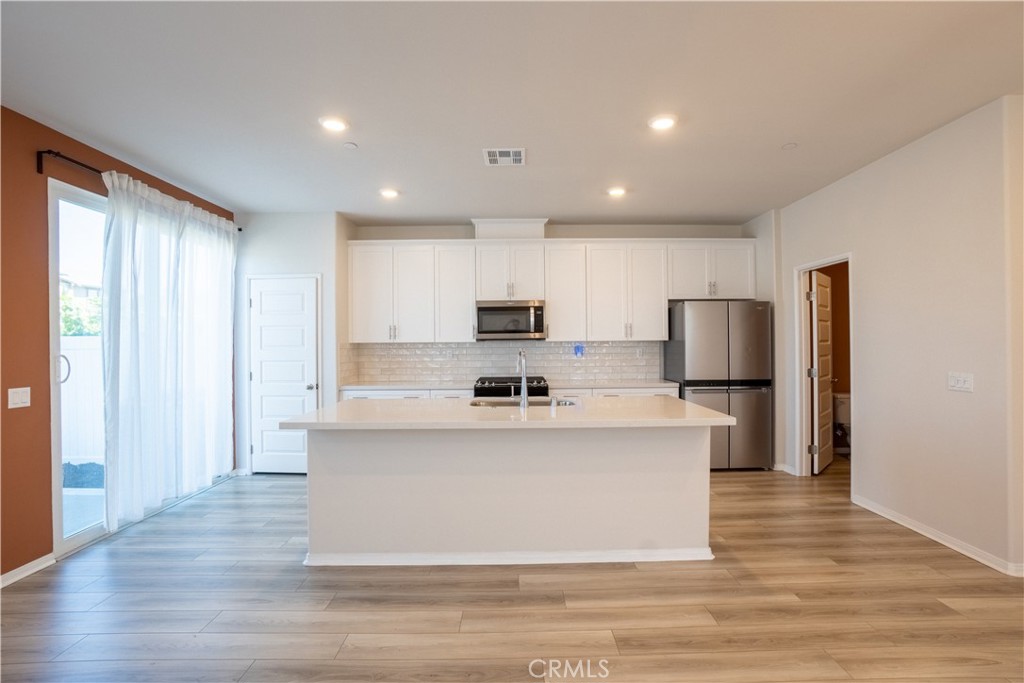28228 Heirloom Property Photo 9