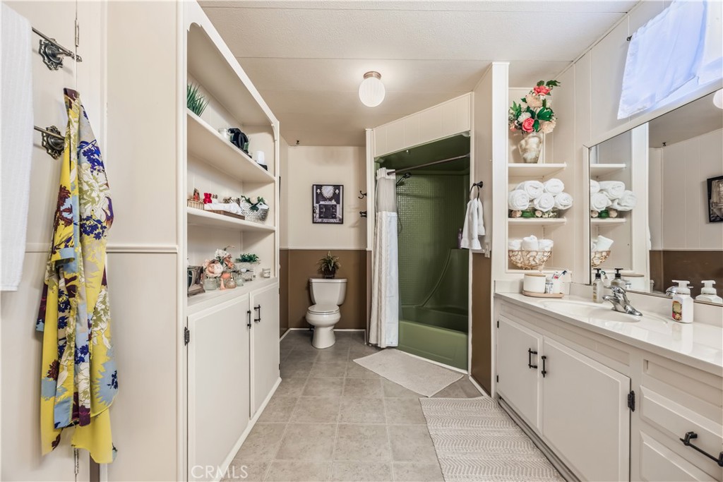 19126 Hinton Street Property Photo 16