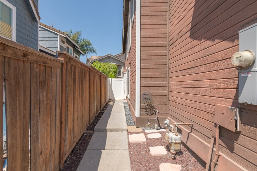 15876 Deer Trail Property Photo 4