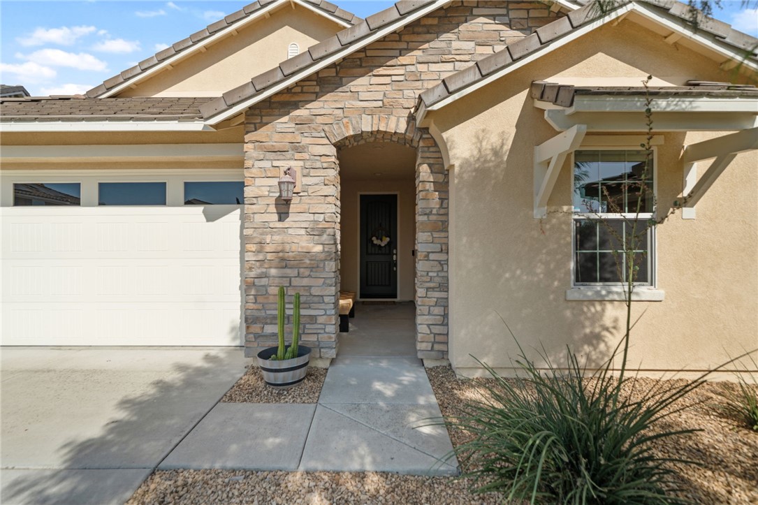 43044 Greene Circle Property Photo 3