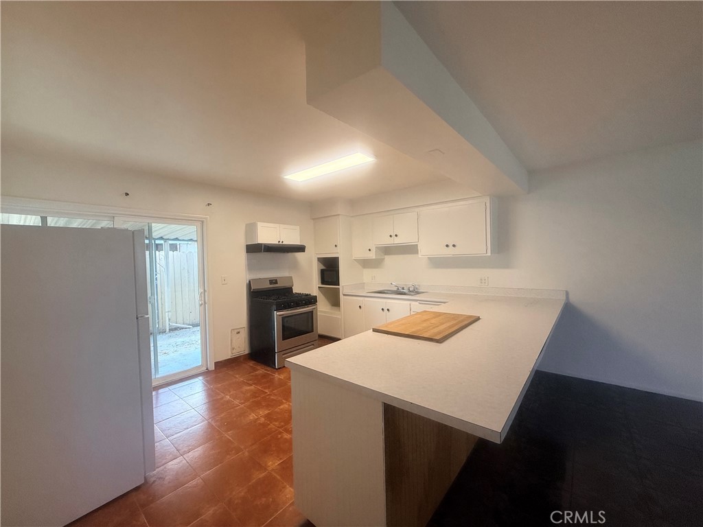 1152 N West Property Photo 5