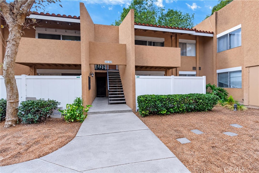 1101 W Macarthur 301